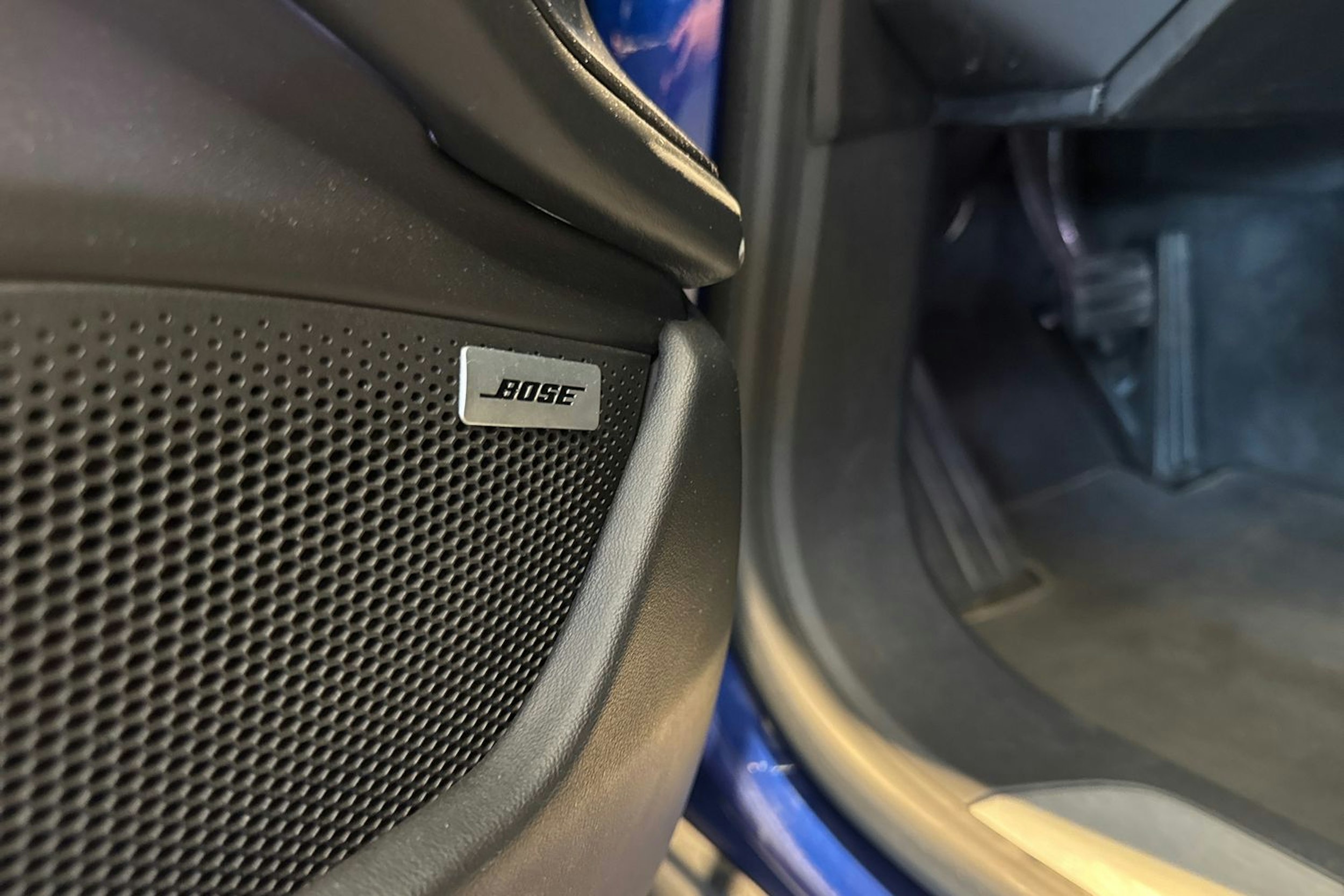 Sininen Porsche Taycan 2020 kuva 11.