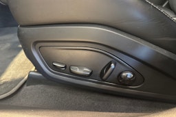 Sininen Porsche Taycan 2020 kuva 12.