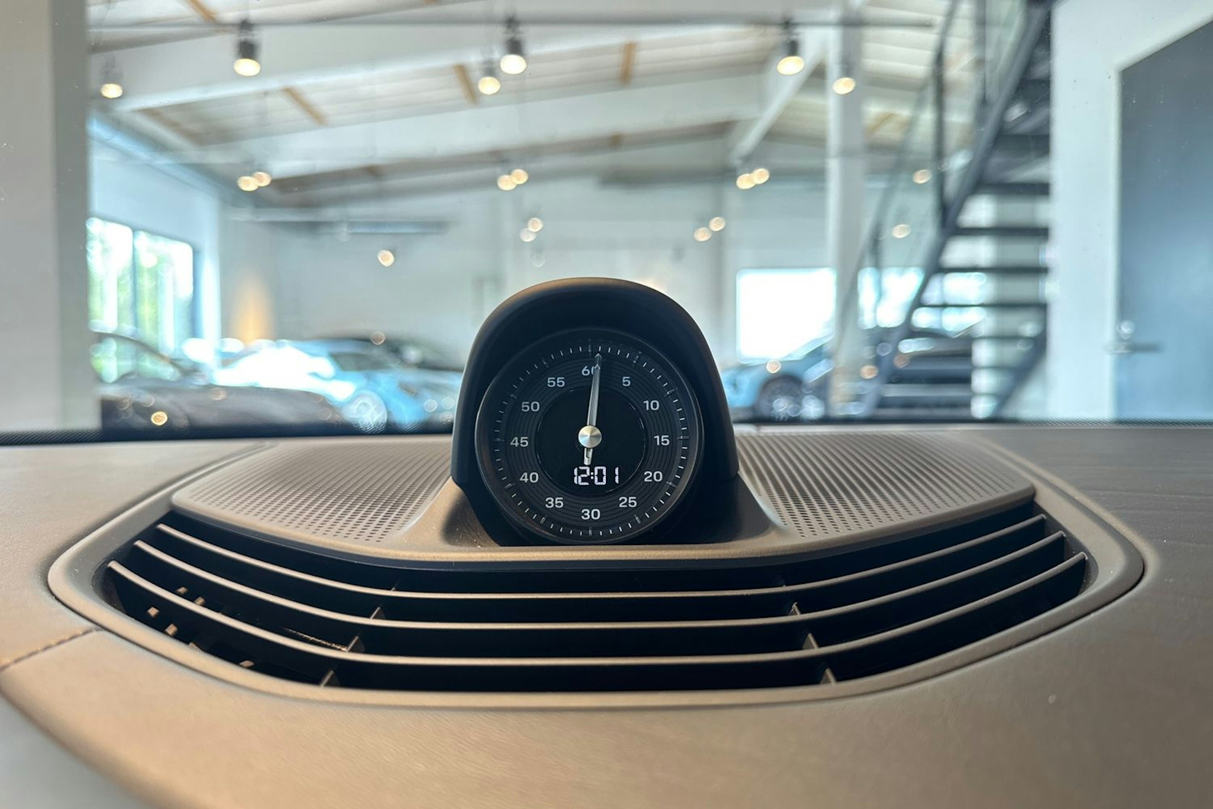 Sininen Porsche Taycan 2020 kuva 13.