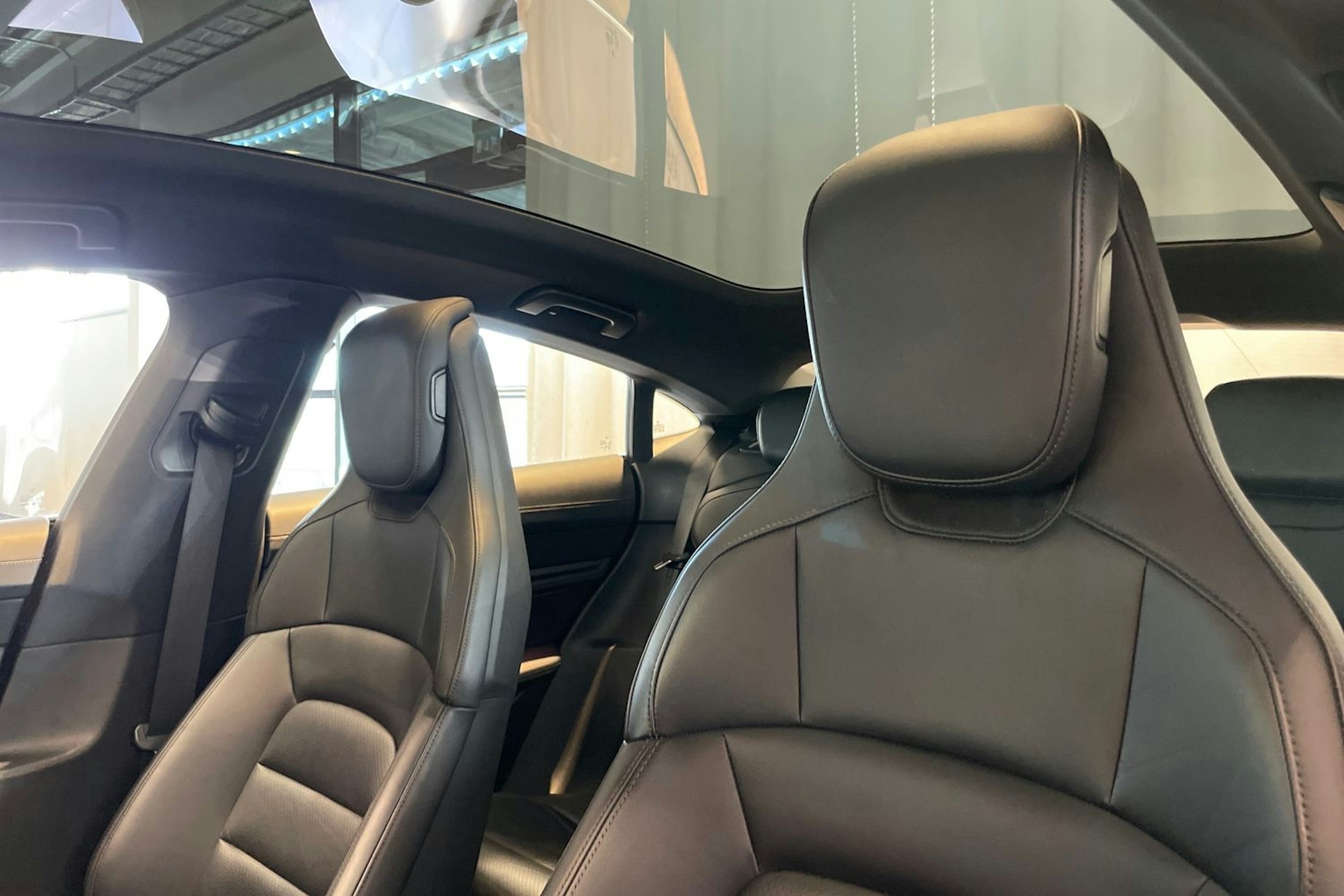 Sininen Porsche Taycan 2020 kuva 16.