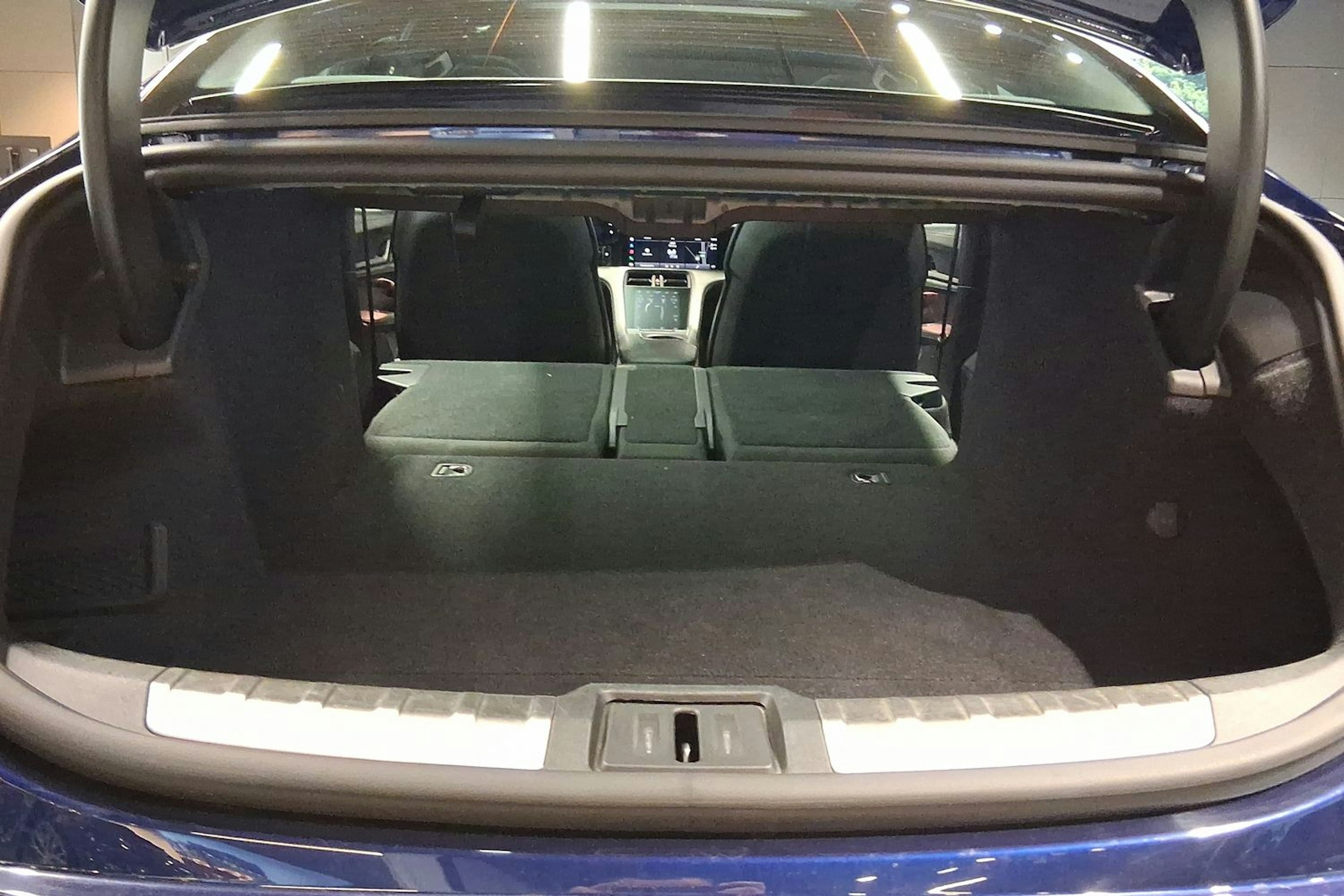 Sininen Porsche Taycan 2020 kuva 22.