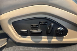 Harmaa Porsche Taycan 2020 kuva 10.