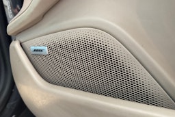 Harmaa Porsche Taycan 2020 kuva 12.