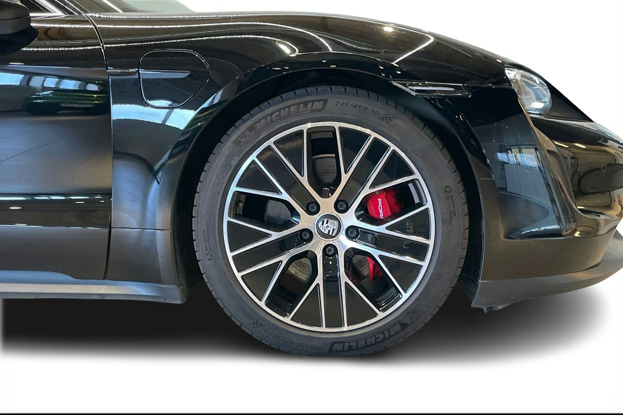 musta Porsche Taycan 2020 kuva 8.