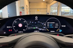 musta Porsche Taycan 2020 kuva 15.