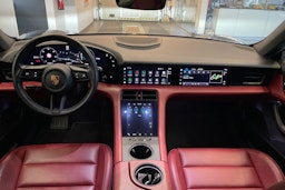 musta Porsche Taycan 2020 kuva 18.