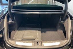 musta Porsche Taycan 2020 kuva 20.