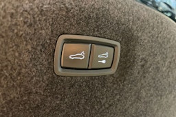 musta Porsche Taycan 2020 kuva 21.