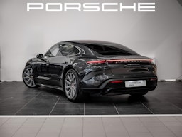 Harmaa Porsche Taycan 2020 kuva 3.