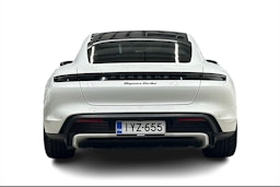 valkoinen Porsche Taycan 2020 kuva 3.