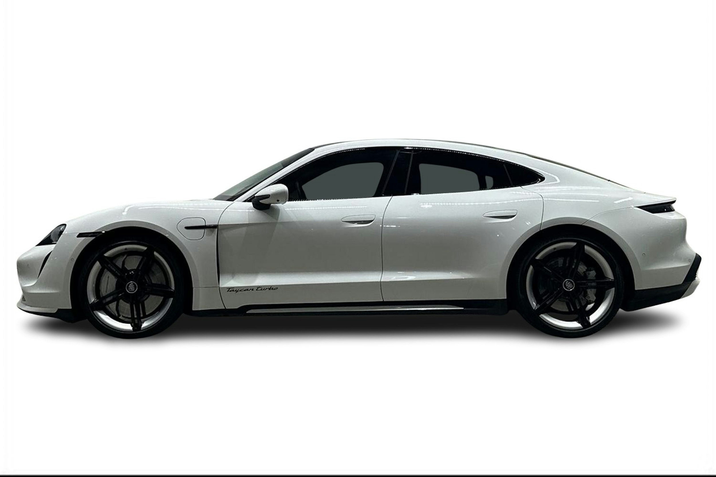 valkoinen Porsche Taycan 2020 kuva 5.