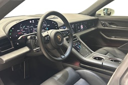 valkoinen Porsche Taycan 2020 kuva 6.
