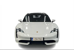Valkoinen Porsche Taycan 2020 kuva 4.