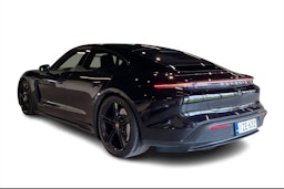 musta Porsche Taycan 2020 kuva 2.