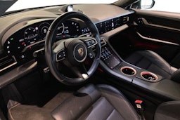 musta Porsche Taycan 2020 kuva 6.