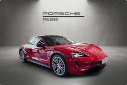 Punainen Porsche Taycan 2020 kuva 1.