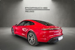 Punainen Porsche Taycan 2020 kuva 2.