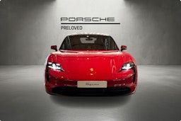 Punainen Porsche Taycan 2020 kuva 5.