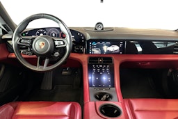 Punainen Porsche Taycan 2020 kuva 10.