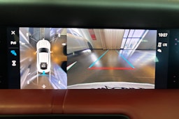 Punainen Porsche Taycan 2020 kuva 19.