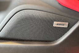 Punainen Porsche Taycan 2020 kuva 22.