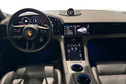 valkoinen Porsche Taycan 2020 kuva 6.