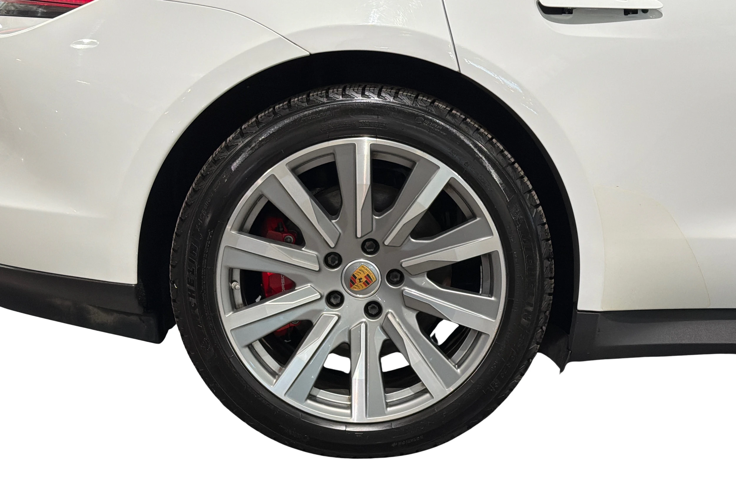 valkoinen Porsche Taycan 2020 kuva 8.