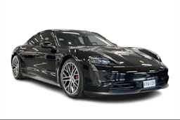 Musta Porsche Taycan 2020 kuva 1.