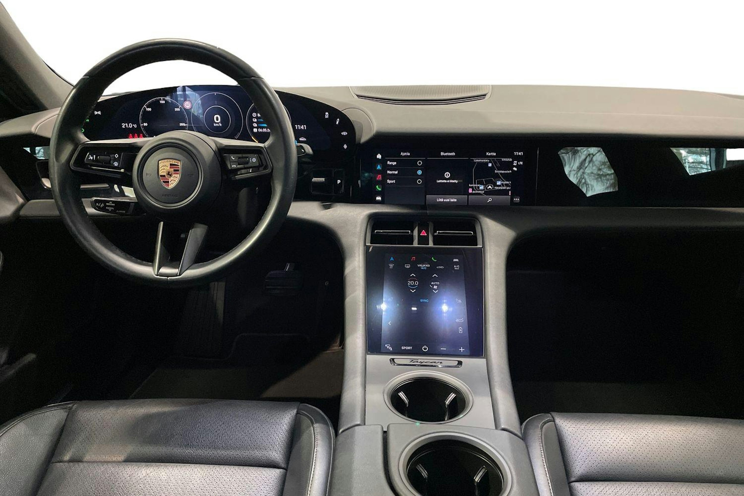 Musta Porsche Taycan 2020 kuva 7.
