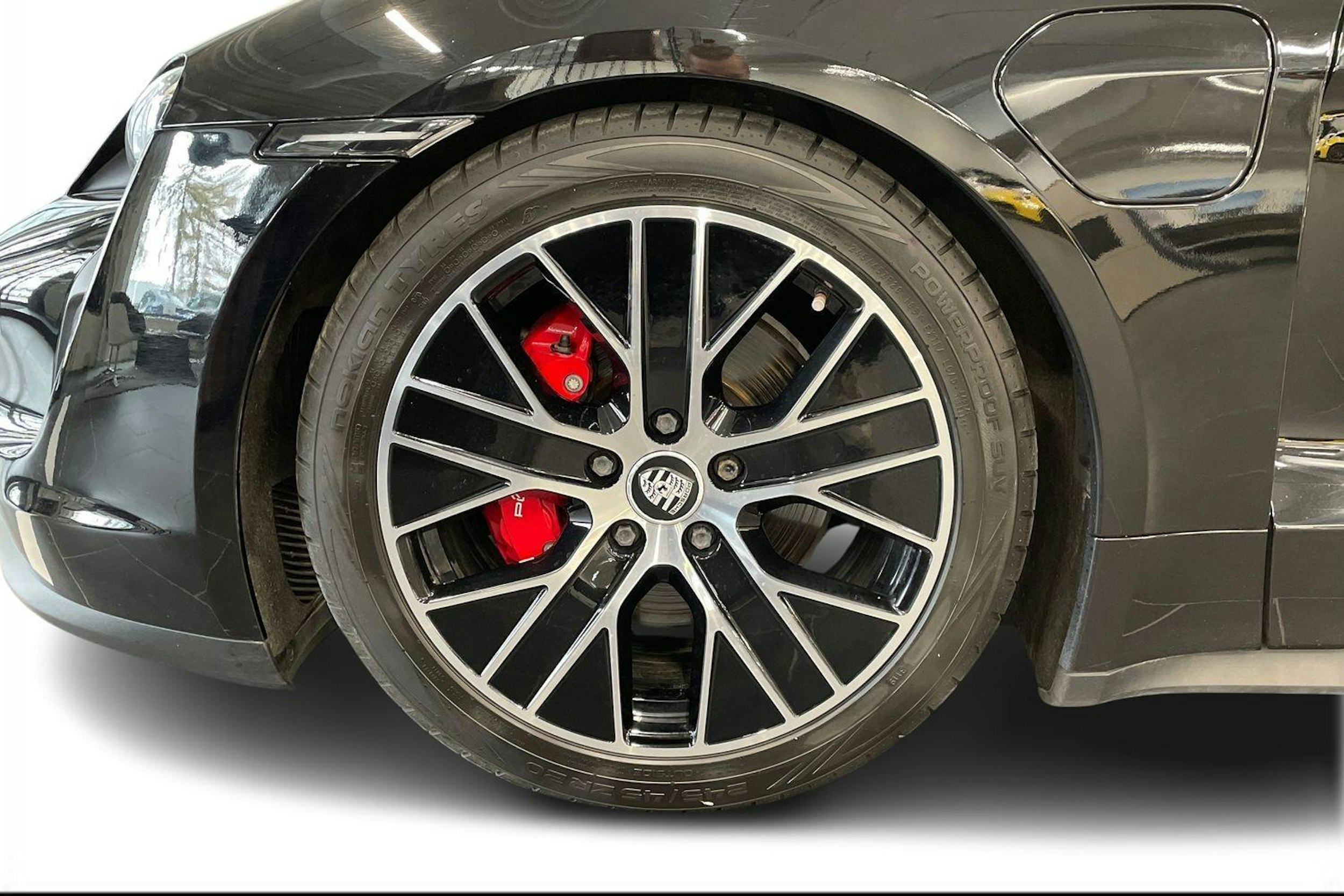 Musta Porsche Taycan 2020 kuva 9.