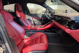 met. Musta Porsche Taycan 2020 kuva 13.