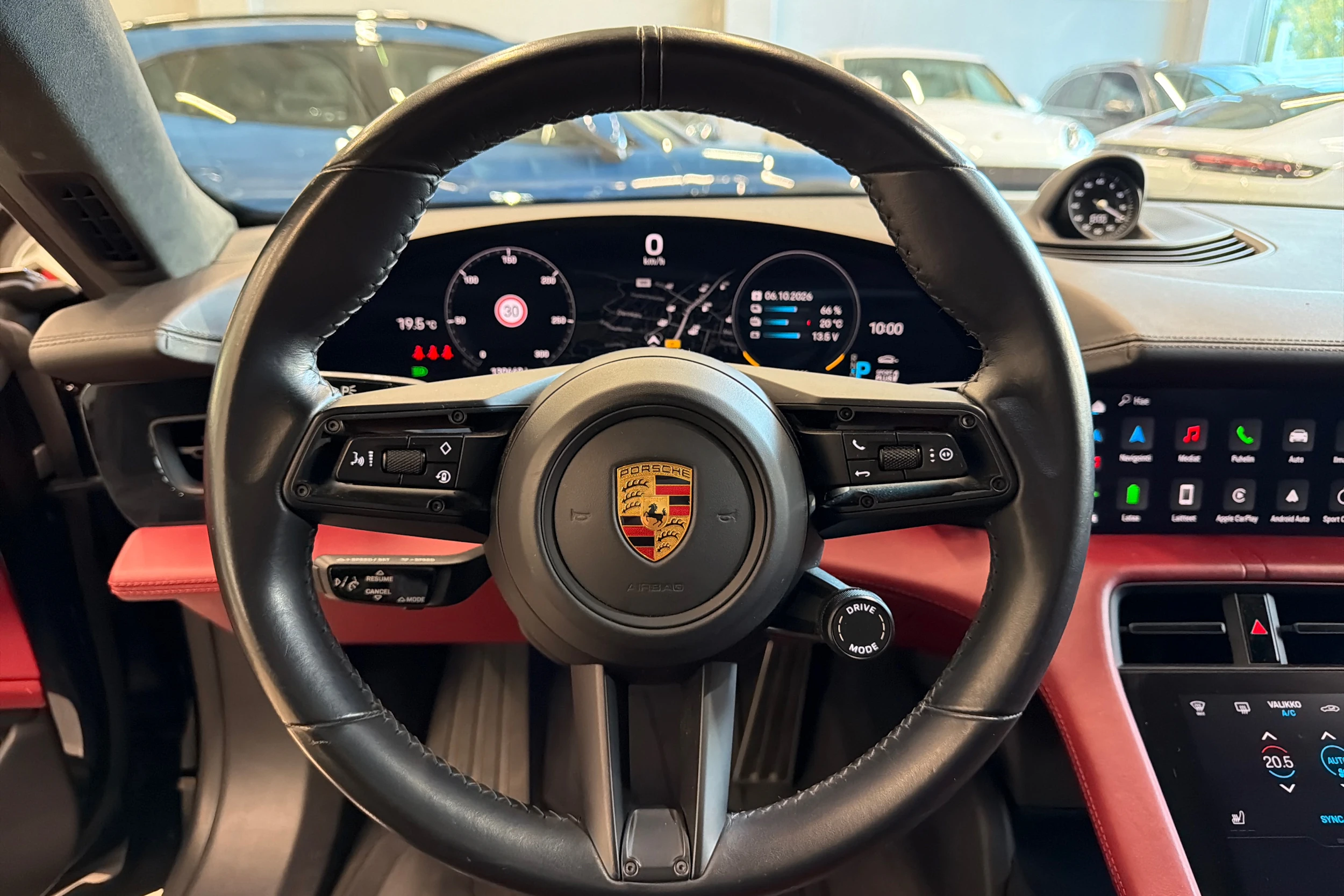 met. Musta Porsche Taycan 2020 kuva 14.