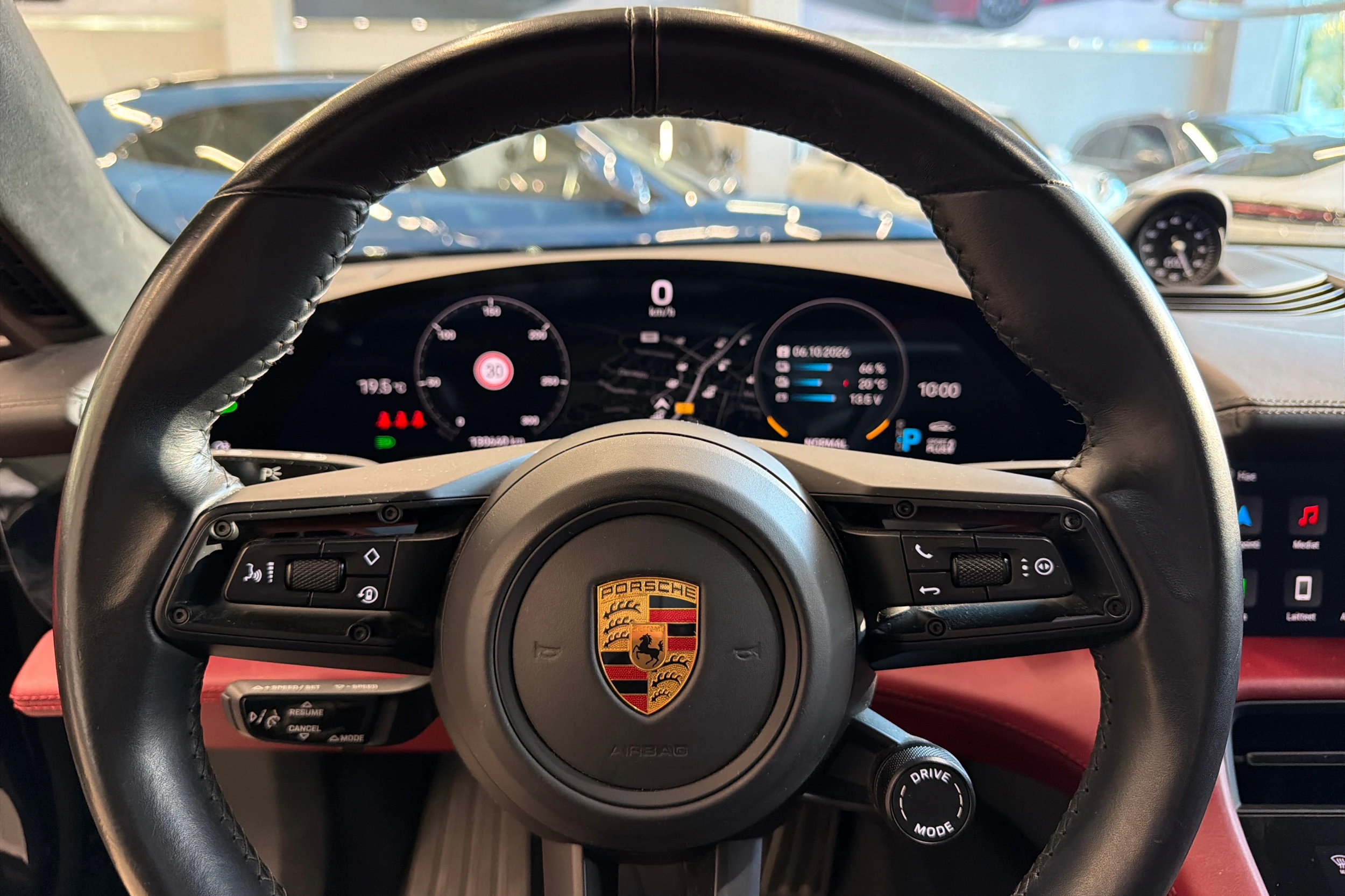 met. Musta Porsche Taycan 2020 kuva 15.