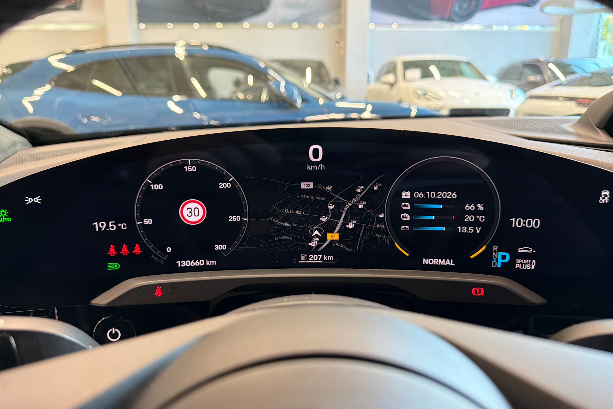 met. Musta Porsche Taycan 2020 kuva 16.