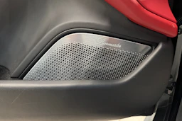 met. Musta Porsche Taycan 2020 kuva 21.