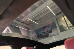 met. Musta Porsche Taycan 2020 kuva 23.