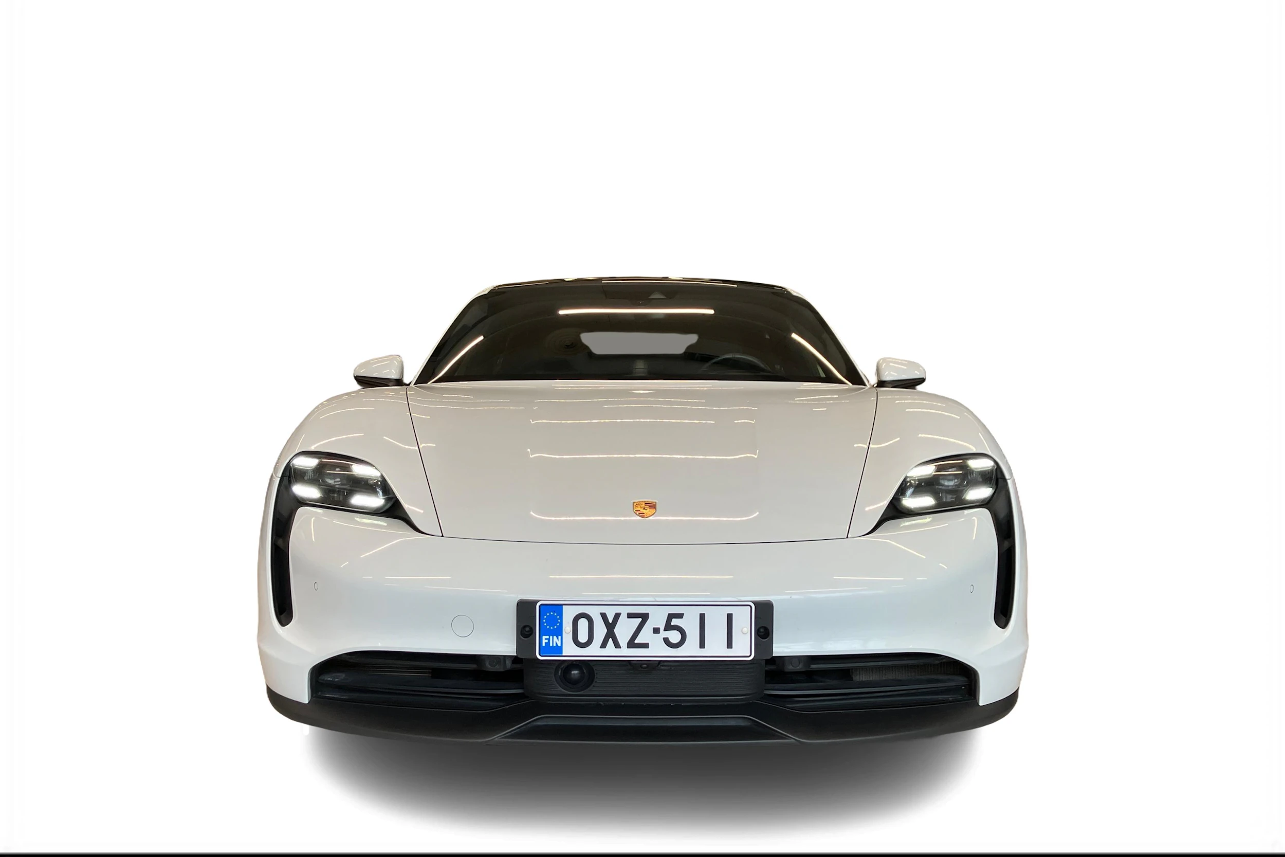 valkoinen Porsche Taycan 2020 kuva 4.