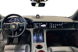 valkoinen Porsche Taycan 2020 kuva 7.