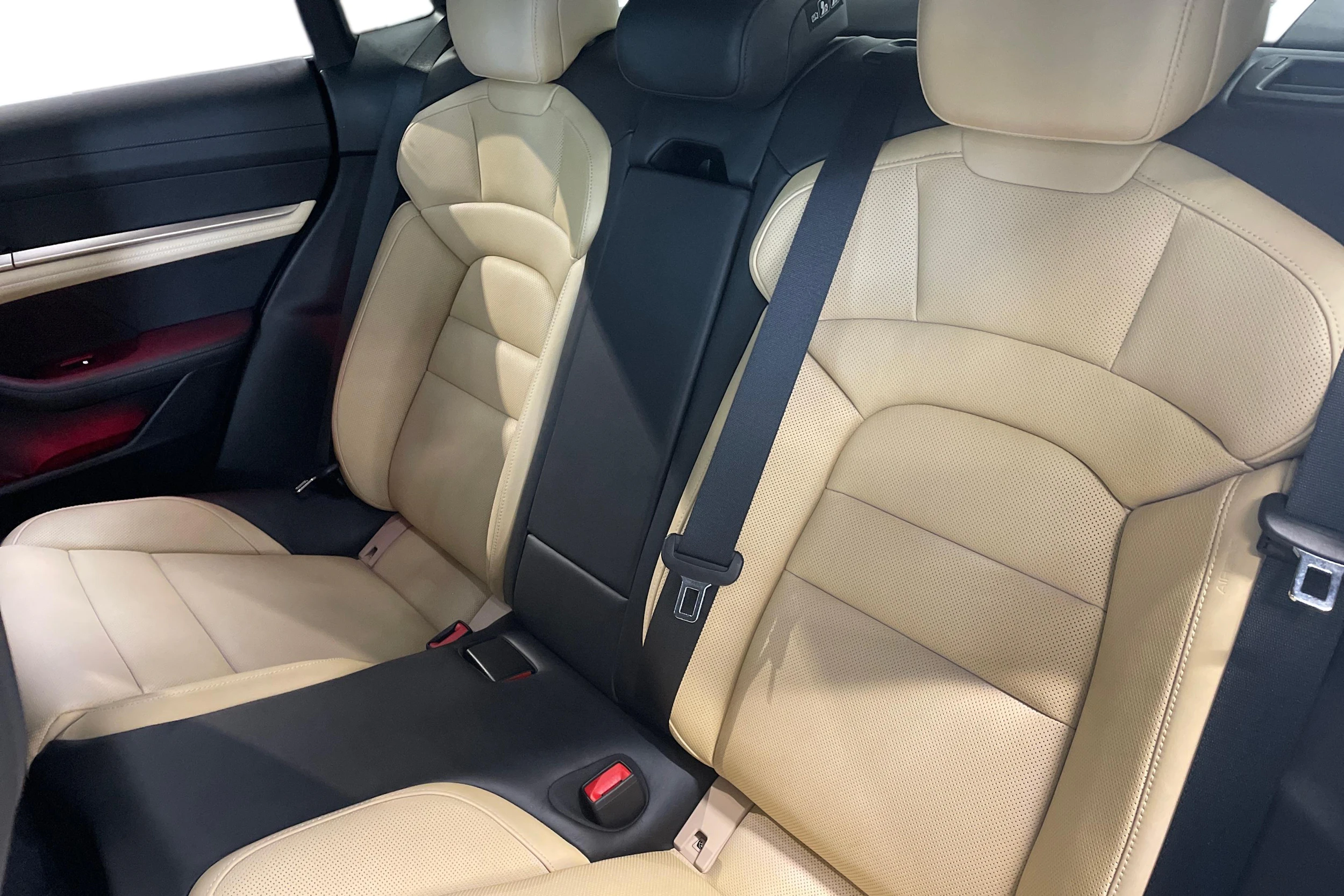 sininen Porsche Taycan 2020 kuva 9.