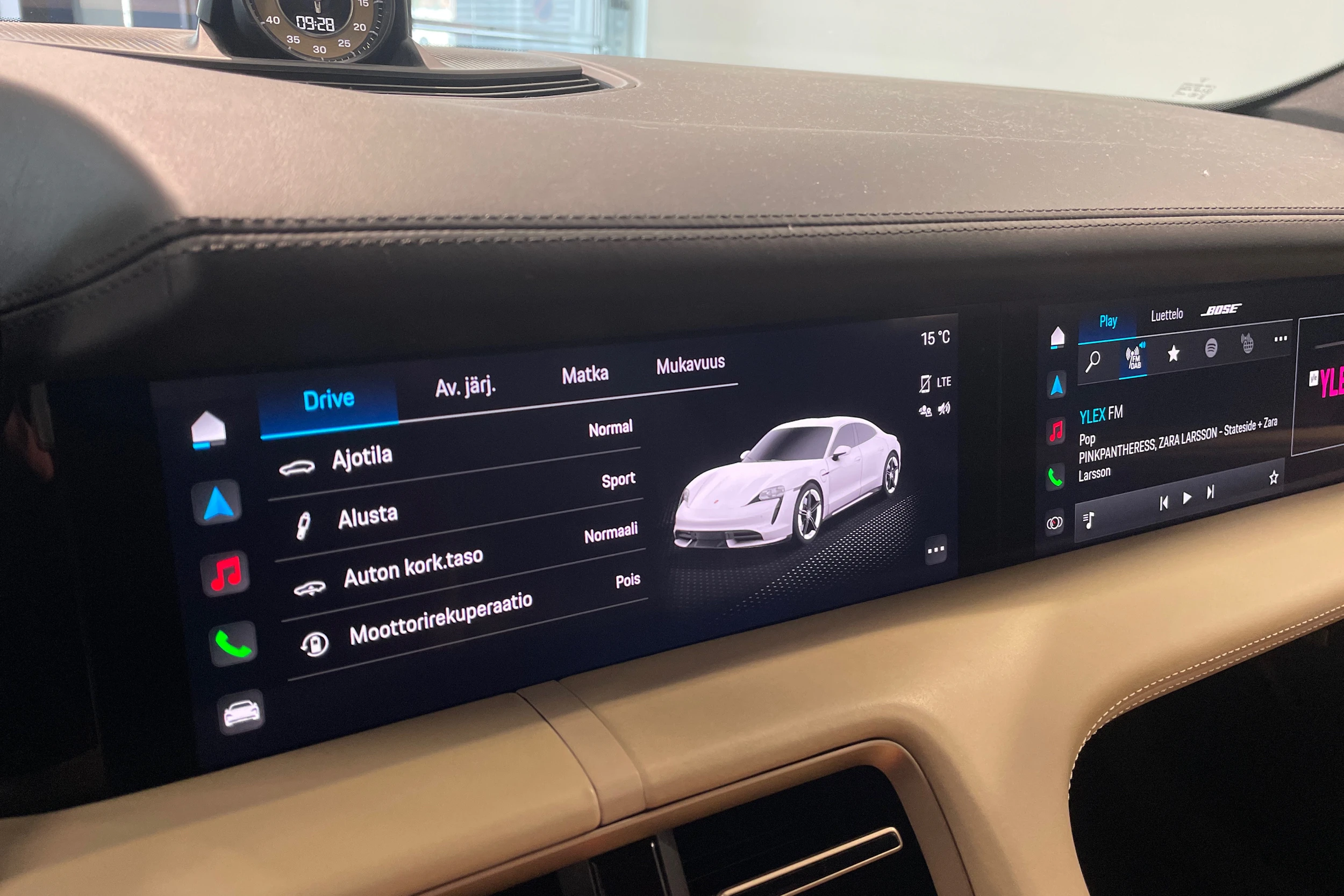 sininen Porsche Taycan 2020 kuva 14.