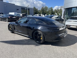 musta Porsche Taycan 2020 kuva 2.