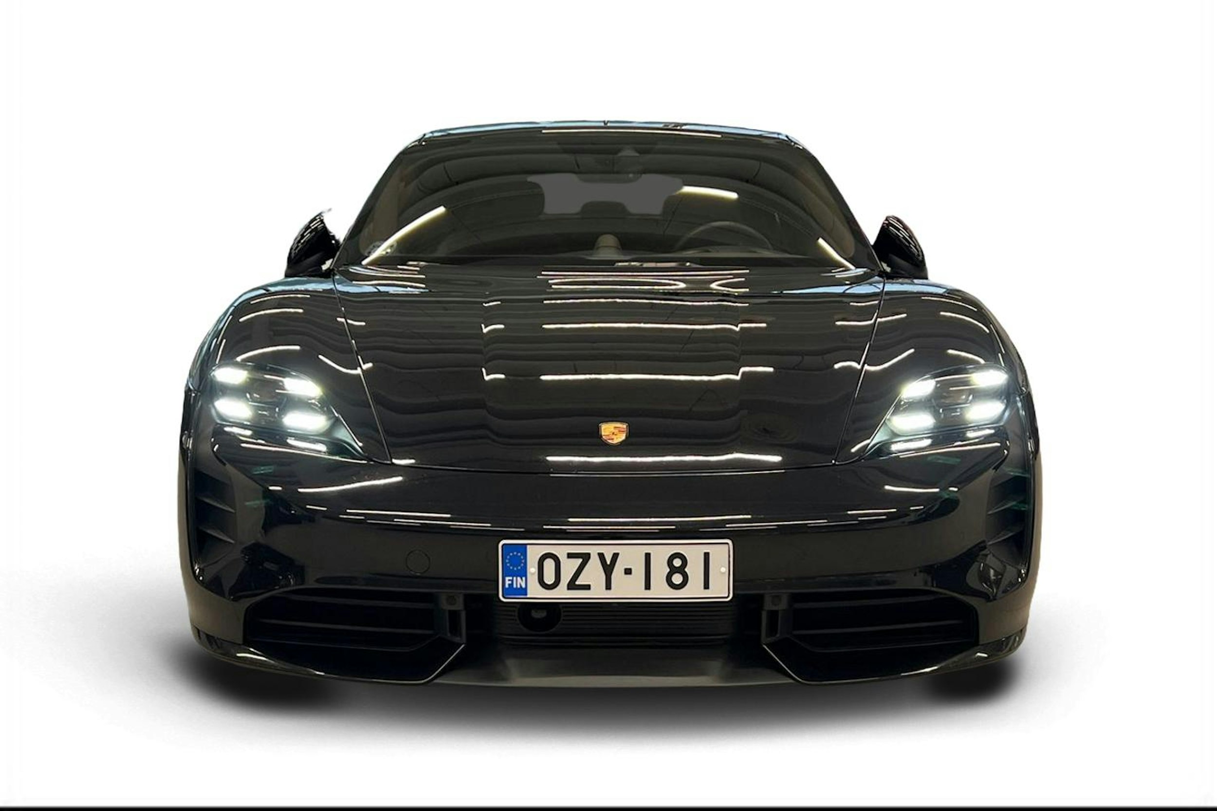musta Porsche Taycan 2020 kuva 4.