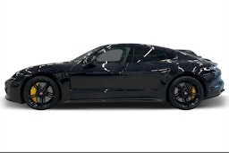 musta Porsche Taycan 2020 kuva 5.