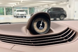 musta Porsche Taycan 2020 kuva 10.