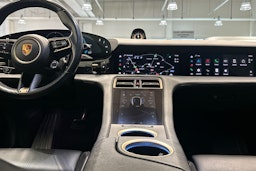 Hopea Porsche Taycan 2020 kuva 13.