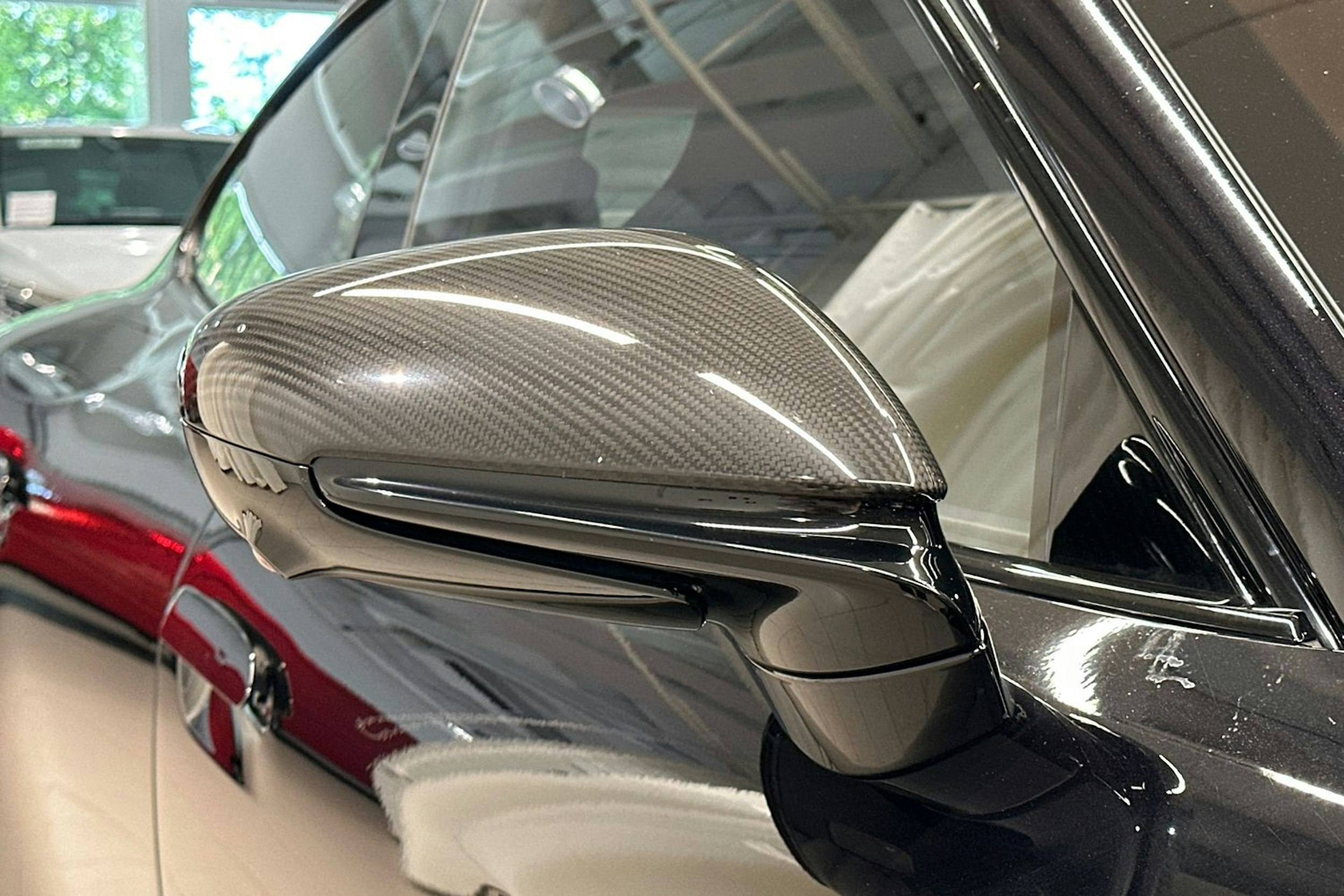 Musta Porsche Taycan 2020 kuva 26.