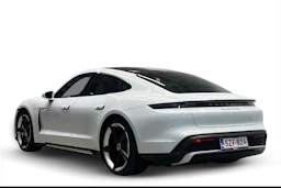 valkoinen Porsche Taycan 2020 kuva 2.