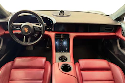 Harmaa Porsche Taycan 2020 kuva 7.