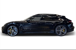 musta Porsche Taycan 2021 kuva 5.