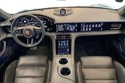 musta Porsche Taycan 2021 kuva 7.